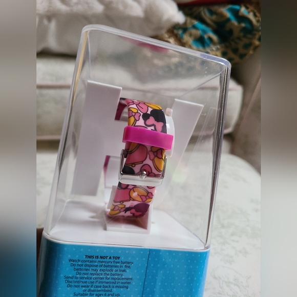 Touch Screen Watch - Picture 3 of 10